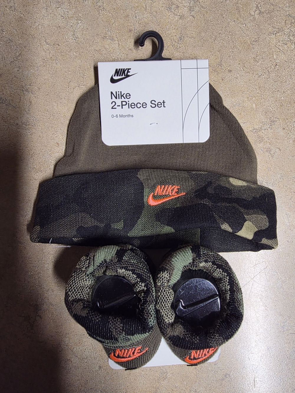 Nike Baby Olive Camo 2-Piece Beanie & Sock Set